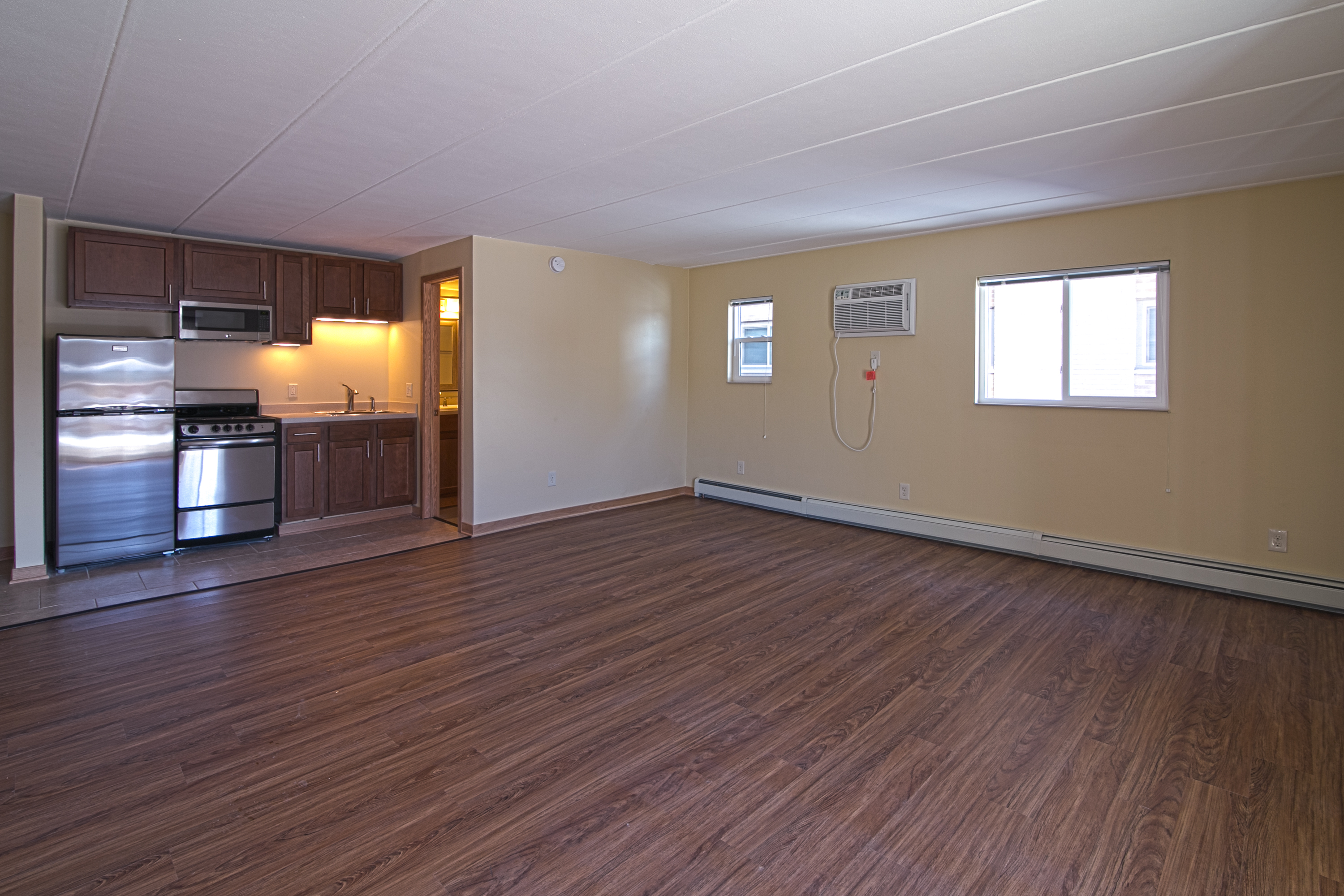 1402 Hooker Ave. - 2